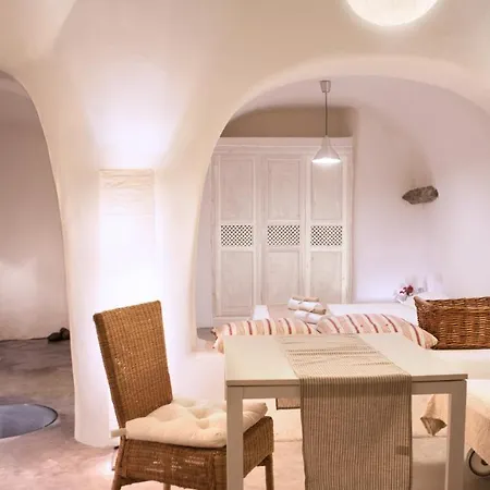 Nyaraló Oia, Finikia Cave House