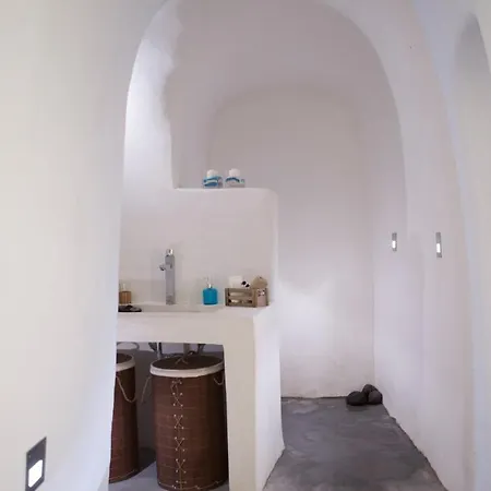 Oia, Finikia Cave House בית נופש אויה