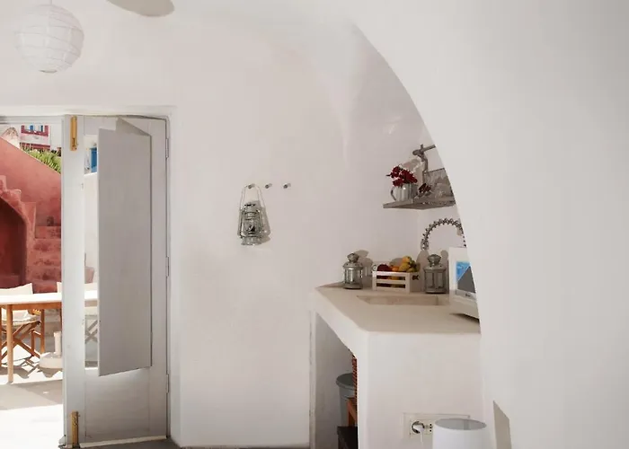 Oia, Finikia Cave House *