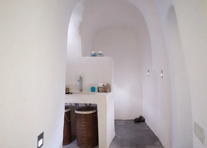 Oia, Finikia Cave House بيت للعطل أويا